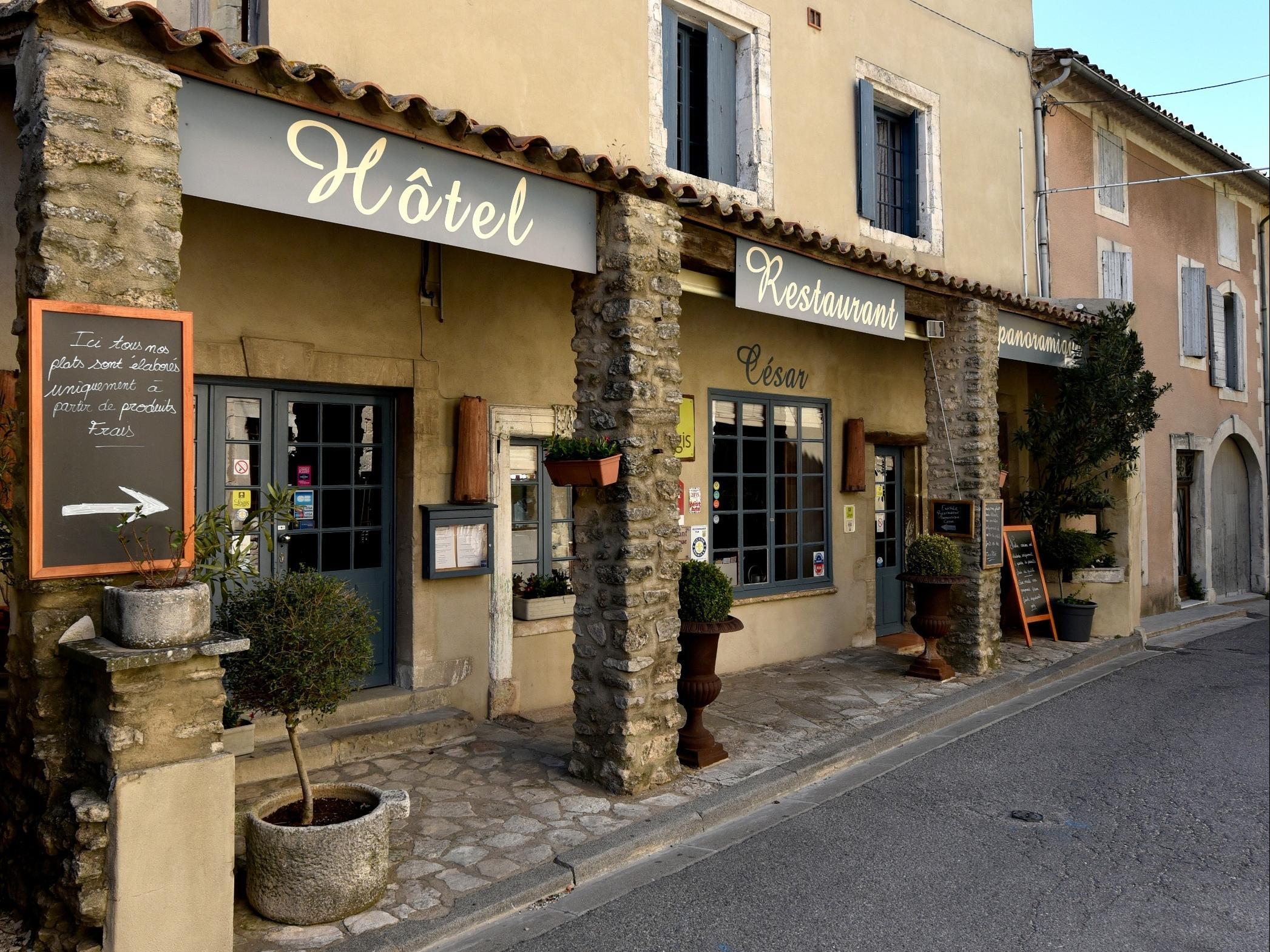 Hôtel Restaurant Panoramique César Bonnieux Extérieur photo